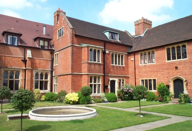  Image of 2 bedroom Flat to rent in Oldfield Wood Woking GU22 at Woking, GU22 8AN