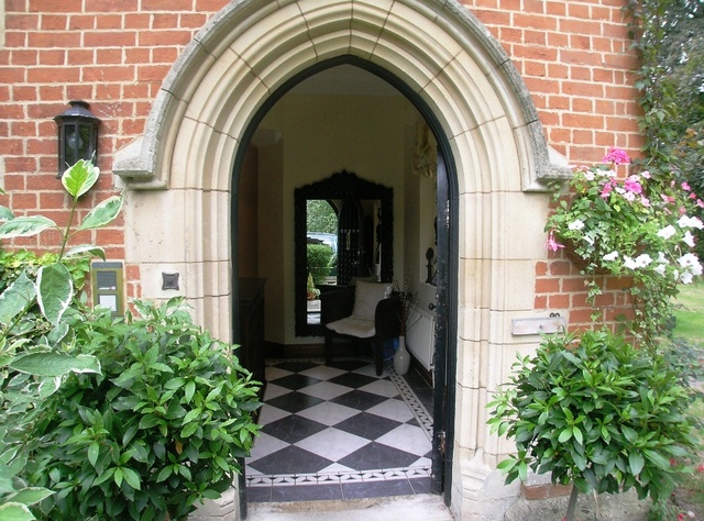  Image of 2 bedroom Flat to rent in Oldfield Wood Woking GU22 at Woking, GU22 8AN
