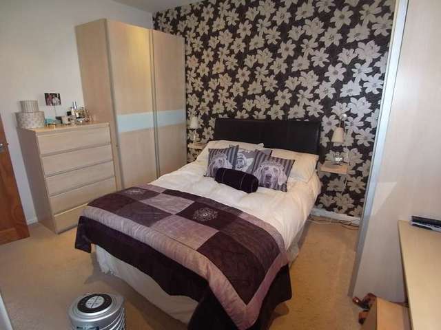  Image of 2 bedroom Detached house for sale in Chertsey Road Windlesham GU20 at Windlesham, GU20 6EP