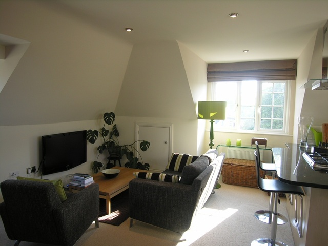  Image of 2 bedroom Flat to rent in Keswick Road Pokesdown Bournemouth BH5 at 38 Keswick Road Boscombe Manor Bournemouth, BH5 1LR