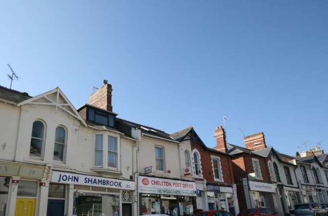  Image of 1 bedroom Flat to rent in Walnut Road Torquay TQ2 at TORQUAY Devon, TQ2 6HS