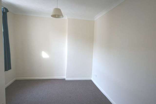  Image of 1 bedroom Flat to rent in Walnut Road Torquay TQ2 at TORQUAY Devon, TQ2 6HS