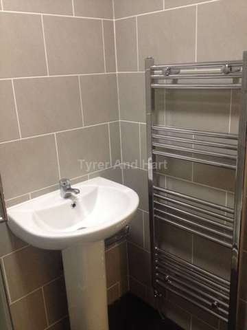  Image of 1 bedroom House Share to rent in Aigburth Drive Aigburth Liverpool L17 at Aigburth Drive Aigburth Liverpool, L17 4JQ