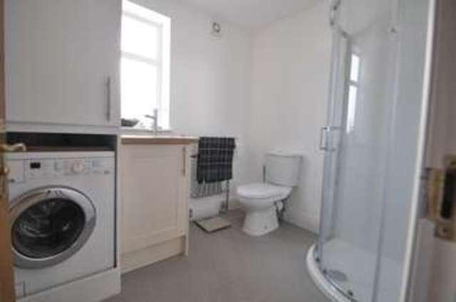 Image of Detached house to rent in Nork Way Banstead SM7 at Nork Way  Banstead, SM7 1HW