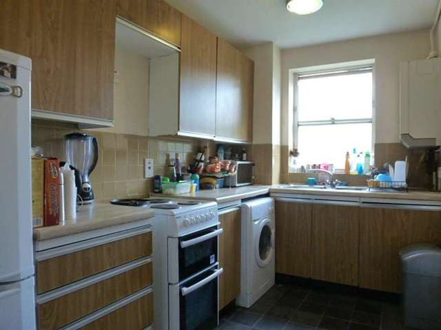  Image of 1 bedroom Flat to rent in Dingwall Road Croydon CR0 at Dingwall Road  Croydon, CR0 2NG