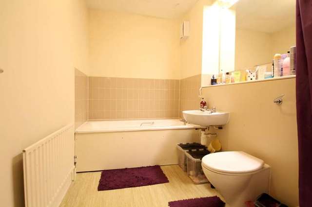  Image of 1 bedroom Flat to rent in Dingwall Road Croydon CR0 at Dingwall Road  Croydon, CR0 2NG