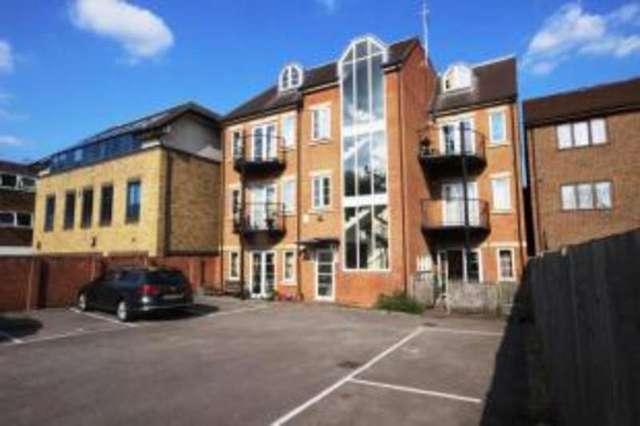  Image of 1 bedroom Flat for sale in High Street Addlestone KT15 at 43 High Street Addlestone Addlestone, KT15 1TU
