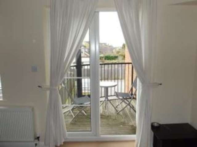  Image of 1 bedroom Flat for sale in High Street Addlestone KT15 at 43 High Street Addlestone Addlestone, KT15 1TU