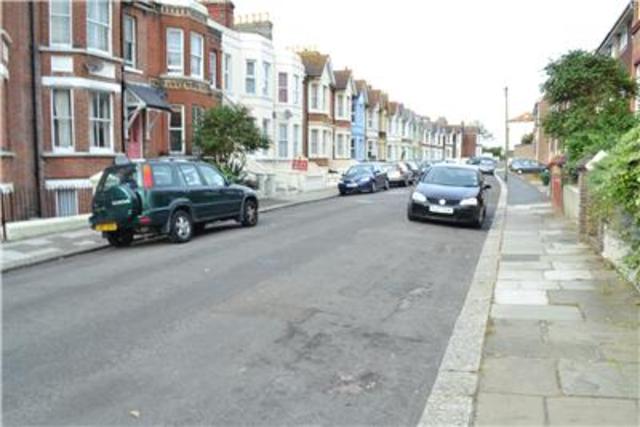  Image of 2 bedroom Flat to rent in St. Thomass Road Hastings TN34 at East Sussex, TN34 3LG