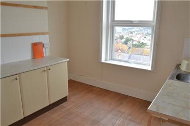  Image of 2 bedroom Flat to rent in St. Thomass Road Hastings TN34 at East Sussex, TN34 3LG