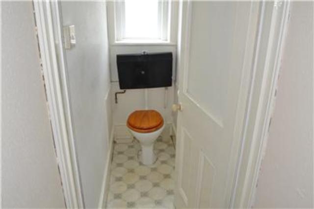  Image of 2 bedroom Flat to rent in St. Thomass Road Hastings TN34 at East Sussex, TN34 3LG
