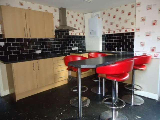  Image of 4 bedroom Detached house to rent in De Lacy Street Ashton-on-Ribble Preston PR2 at De Lacy Street Ashton on Ribble Preston, PR2 2DD