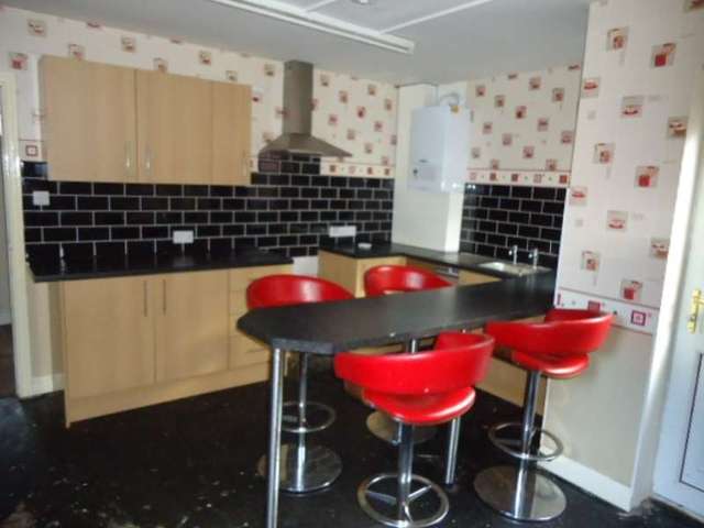  Image of 4 bedroom Detached house to rent in De Lacy Street Ashton-on-Ribble Preston PR2 at De Lacy Street Ashton on Ribble Preston, PR2 2DD