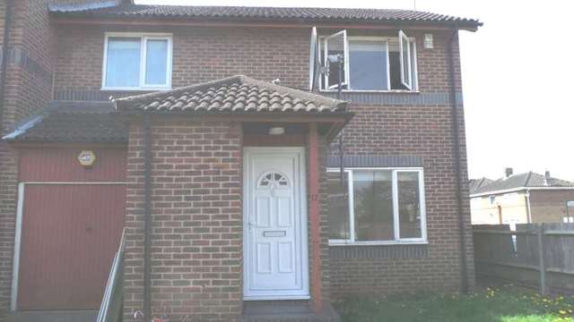  Image of 3 bedroom End of Terrace to rent in Abbeyfields Close London NW10 at Abbeyfields Close Park Royal London, NW10 7EF