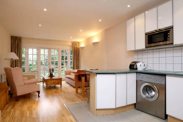  Image of 2 bedroom Ground Flat to rent in Acfold Road London SW6 at Acfold Road  London, SW6 2AJ