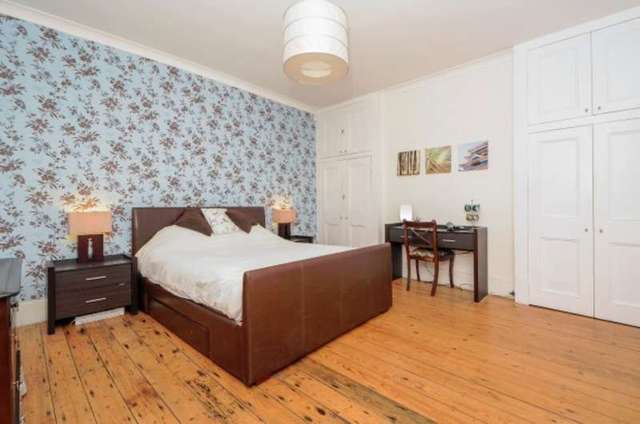  Image of 1 bedroom Flat for sale in Adelaide Avenue London SE4 at Adelaide Avenue  London, SE4 1YR