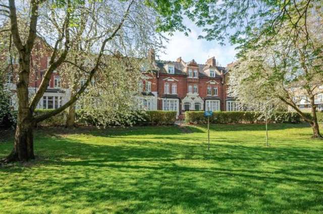  Image of 1 bedroom Flat for sale in Adelaide Avenue London SE4 at Adelaide Avenue  London, SE4 1YR