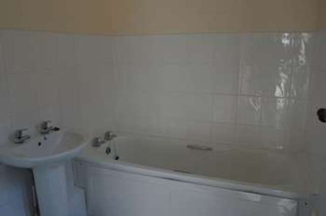 Image of 2 bedroom Semi-Detached house to rent in Adelaide Grove East Cowes PO32 at Adelaide Grove  East Cowes, PO32 6DD