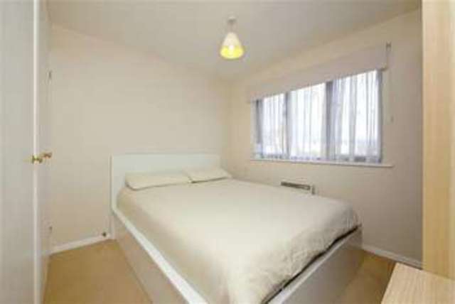  Image of 1 bedroom Flat to rent in Ainsley Close London N9 at Ainsley Close Edmonton Edmonton, N9 9SH