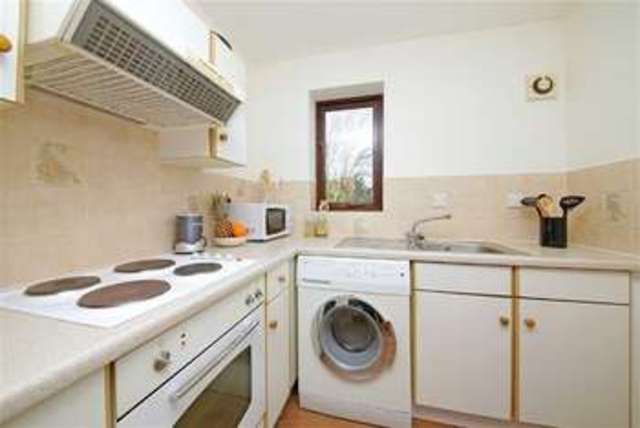 Image of 1 bedroom Flat to rent in Ainsley Close London N9 at Ainsley Close Edmonton Edmonton, N9 9SH