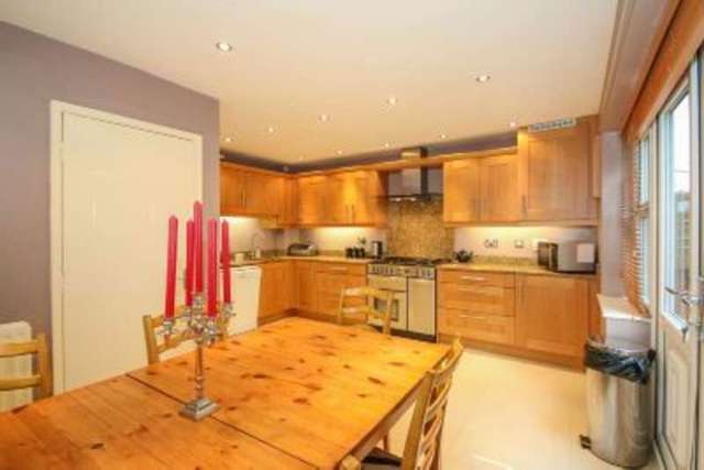  Image of 4 bedroom Town House for sale in Alberbury Avenue Timperley Altrincham WA15 at ALTRINCHAM, WA15 7LJ