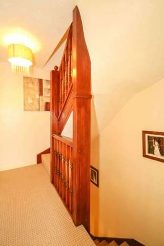  Image of 4 bedroom Town House for sale in Alberbury Avenue Timperley Altrincham WA15 at ALTRINCHAM, WA15 7LJ