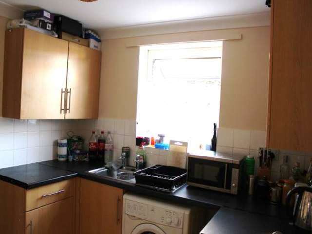  Image of 1 bedroom Flat to rent in Albert Avenue Weston-super-Mare BS23 at Weston-super-Mare North somerset Weston-super-Mare, BS23 1YL