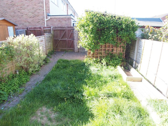  Image of 2 bedroom Terraced house to rent in Alberta Road Worthing BN13 at Worthing, BN13 2SQ