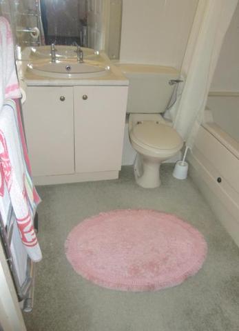  Image of 2 bedroom Apartment to rent in Fairfield Path Croydon CR0 at Alden Court Fairfield Path Croydon, CR0 5QN