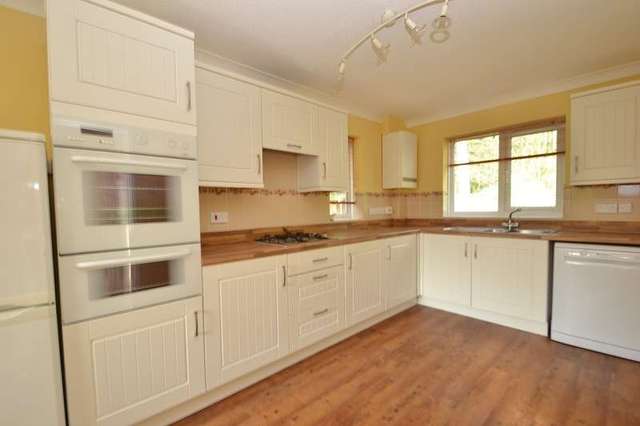  Image of 4 bedroom Detached house for sale in Broomfield Drive Alderholt Fordingbridge SP6 at Alderholt Fordingbridge, SP6 3HY