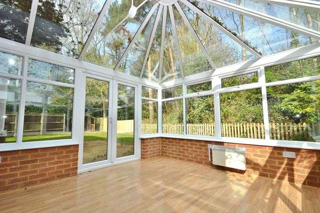  Image of 4 bedroom Detached house for sale in Broomfield Drive Alderholt Fordingbridge SP6 at Alderholt Fordingbridge, SP6 3HY