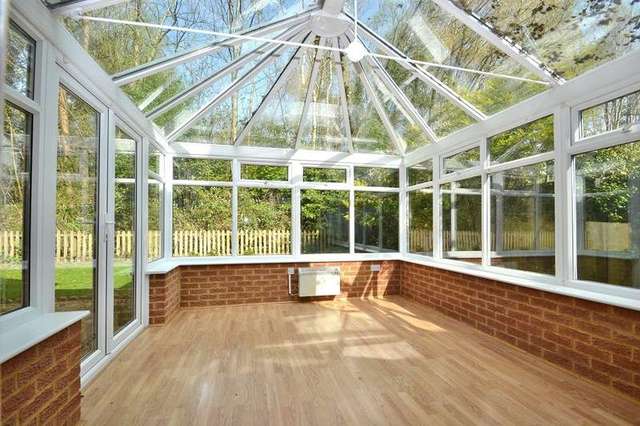  Image of 4 bedroom Detached house for sale in Broomfield Drive Alderholt Fordingbridge SP6 at Alderholt Fordingbridge, SP6 3HY