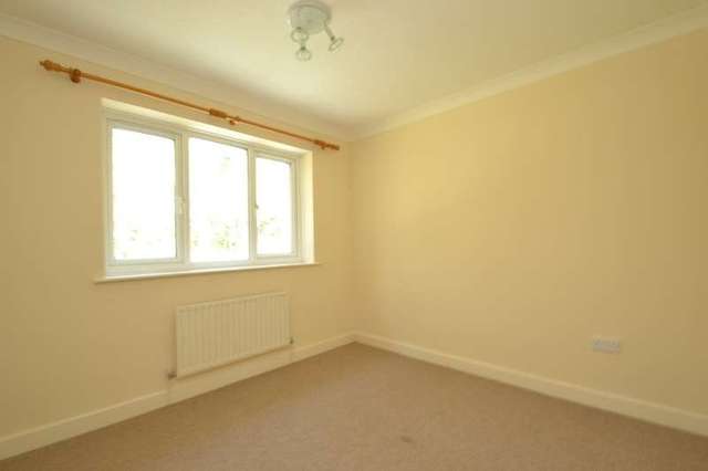  Image of 4 bedroom Detached house for sale in Broomfield Drive Alderholt Fordingbridge SP6 at Alderholt Fordingbridge, SP6 3HY