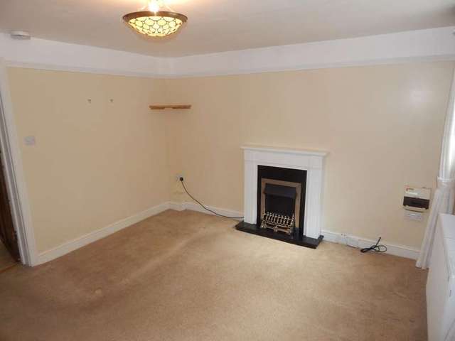  Image of 2 bedroom Cottage to rent in Aldershot Road Church Crookham Fleet GU52 at Fleet, GU52 8EH