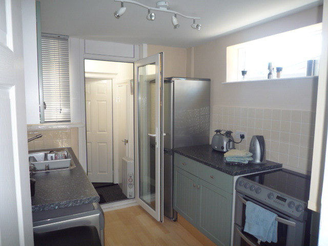  Image of 1 bedroom Ground Flat to rent in Algiers Road Portsmouth PO3 at Portsmouth, PO3 6PH