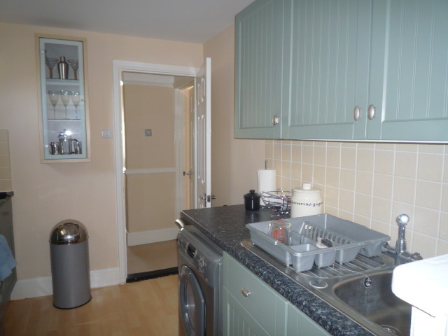  Image of 1 bedroom Ground Flat to rent in Algiers Road Portsmouth PO3 at Portsmouth, PO3 6PH