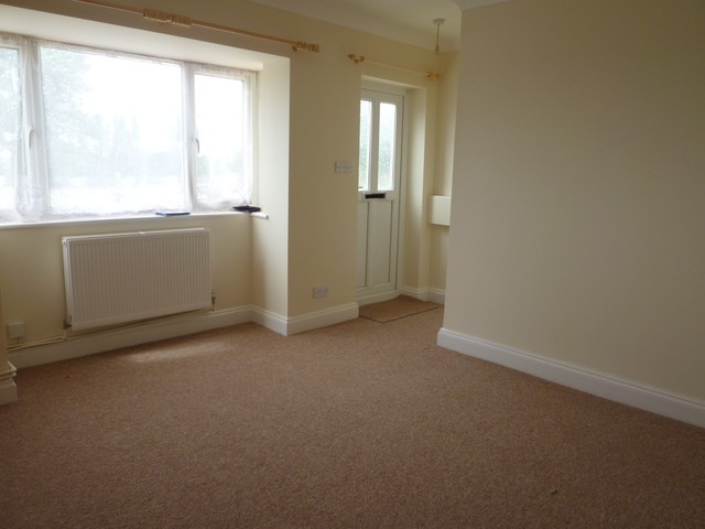  Image of 1 bedroom Flat to rent in Allaway Avenue Cosham Portsmouth PO6 at Portsmouth, PO6 4QR