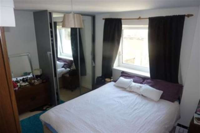  Image of 1 bedroom Flat to rent in Wick Lane London E3 at London, E3 2PZ