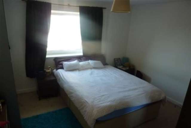  Image of 1 bedroom Flat to rent in Wick Lane London E3 at London, E3 2PZ