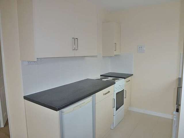  Image of 1 bedroom Flat for sale in Anglesea Road Shirley Southampton SO15 at Anglesea Road Southampton Shirley, SO15 5QS