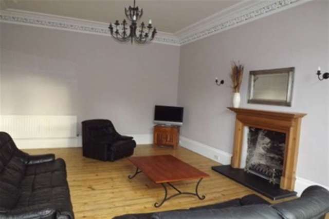  Image of 4 bedroom Flat to rent in Ardgowan Square Greenock PA16 at Greenock, PA16 8ET
