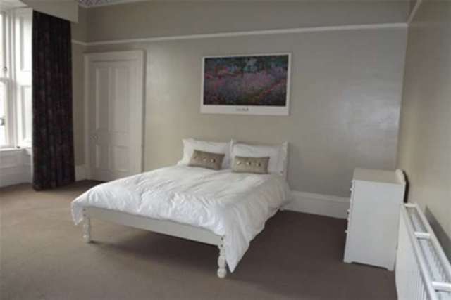  Image of 4 bedroom Flat to rent in Ardgowan Square Greenock PA16 at Greenock, PA16 8ET