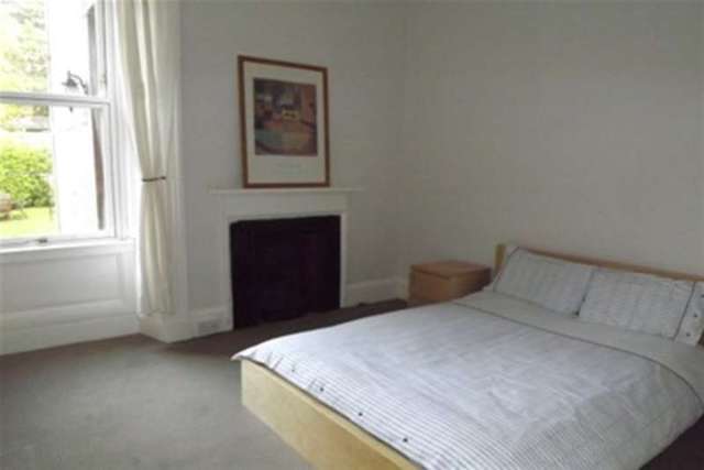  Image of 4 bedroom Flat to rent in Ardgowan Square Greenock PA16 at Greenock, PA16 8ET