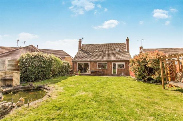  Image of 4 bedroom Detached house for sale in Ashridge Drive Bricket Wood St. Albans AL2 at Ashridge Drive Bricket Wood ST. ALBANS, AL2 3SH