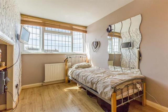  Image of 4 bedroom Detached house for sale in Ashridge Drive Bricket Wood St. Albans AL2 at Ashridge Drive Bricket Wood ST. ALBANS, AL2 3SH