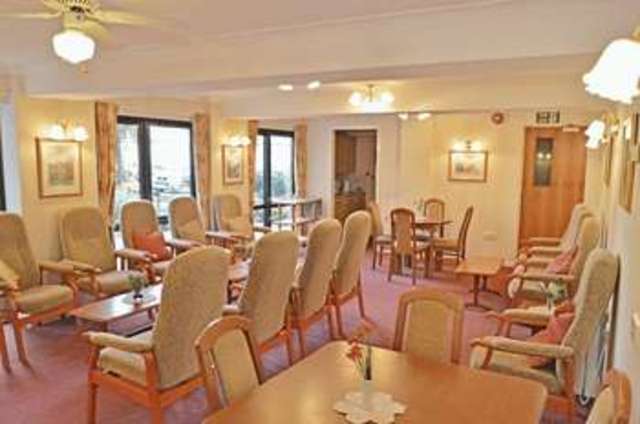  Image of 2 bedroom Retirement Property for sale in Warwick Avenue Bedford MK40 at 1 Warwick Avenue  Bedford, MK40 2UH