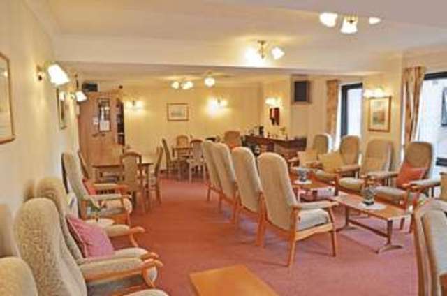  Image of 2 bedroom Retirement Property for sale in Warwick Avenue Bedford MK40 at 1 Warwick Avenue  Bedford, MK40 2UH