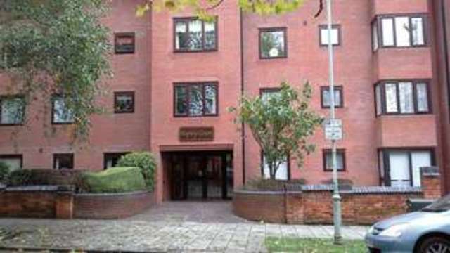  Image of 2 bedroom Retirement Property for sale in Warwick Avenue Bedford MK40 at 1 Warwick Avenue  Bedford, MK40 2UH