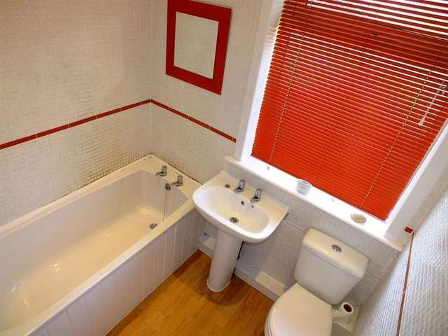  Image of 1 bedroom Flat for sale in Asquith Drive Morley Leeds LS27 at Morley Leeds Morley, LS27 9QG