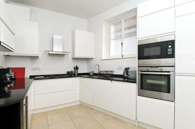  Image of 2 bedroom Property to rent in Avonmore Road London W14 at Avonmore Mansions  London, W14 8RN